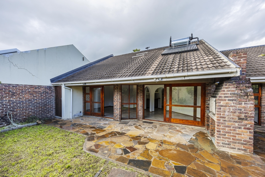 3 Bedroom Property for Sale in Bonza Bay Eastern Cape